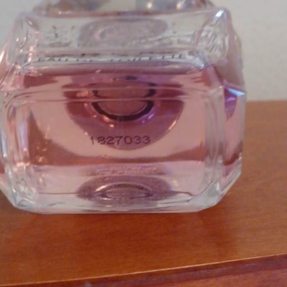 Perfume - Picture 2 of 3